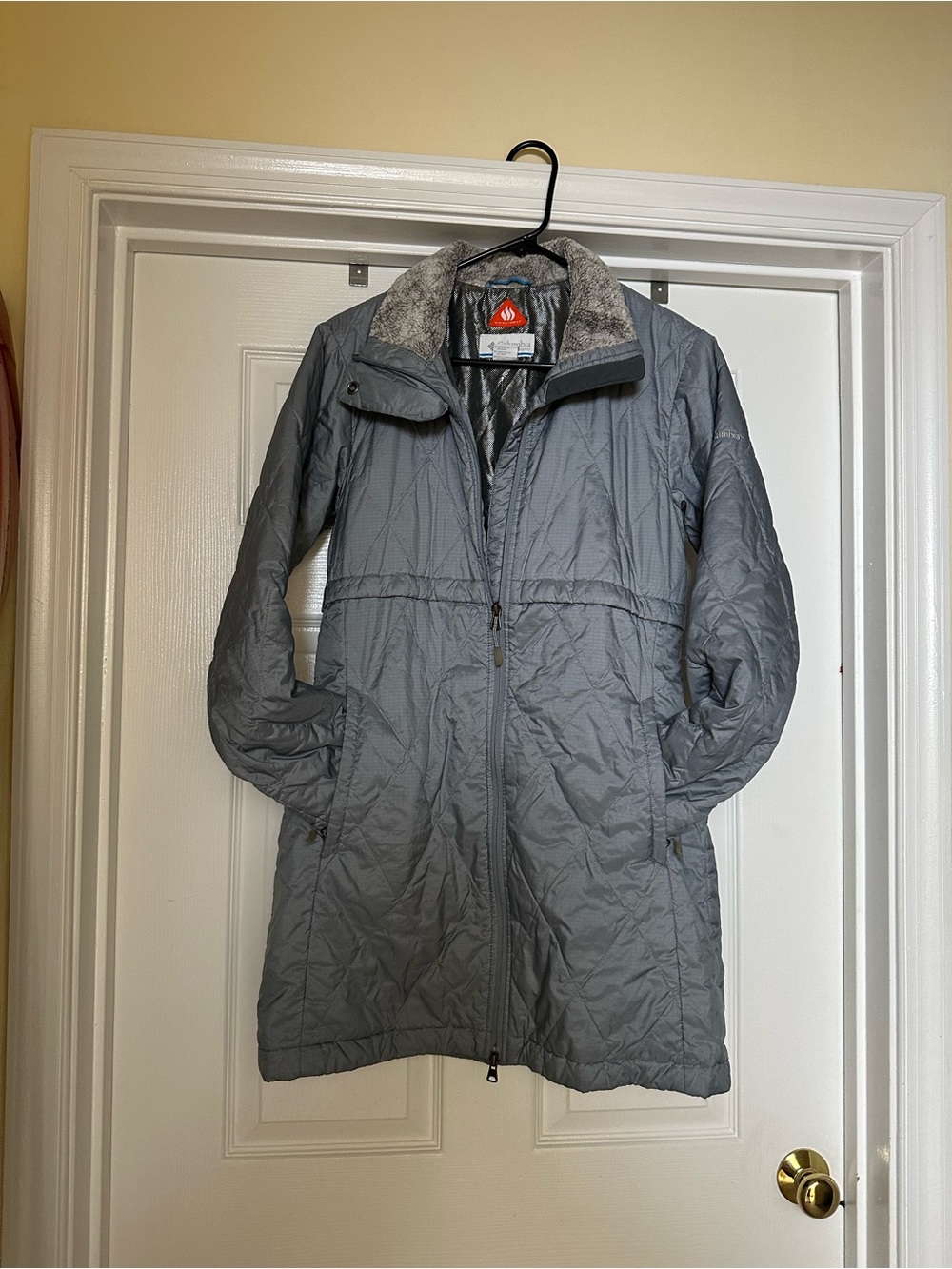 Columbia Omni Heat Quilted Grey Long thin Jacket with Sherpa Collar